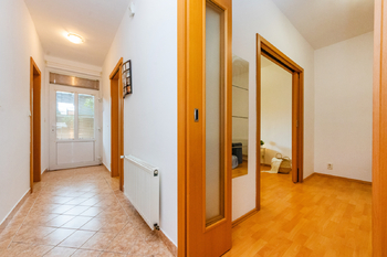 Prodej bytu 2kk 64 m2 se zahrádkou 127m2 Nehvizdy - Prodej bytu 2+kk v osobním vlastnictví 191 m², Nehvizdy