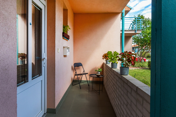 Prodej bytu 2kk 64 m2 se zahrádkou 127m2 Nehvizdy - Prodej bytu 2+kk v osobním vlastnictví 191 m², Nehvizdy