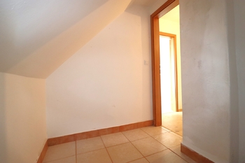 Samostatná šatní místnost v 1. patře - Pronájem domu 158 m², Úvaly