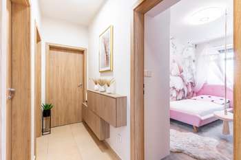 Prodej bytu 4+kk v osobním vlastnictví 84 m², Praha 10 - Uhříněves