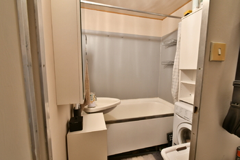 Koupelna - Pronájem bytu 2+1 v družstevním vlastnictví 63 m², Hradec Králové
