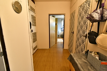 Chodba - Pronájem bytu 2+1 v družstevním vlastnictví 63 m², Hradec Králové