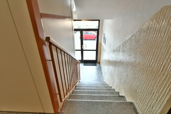 Schodiště - Pronájem bytu 2+1 v družstevním vlastnictví 63 m², Hradec Králové