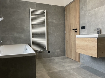 Koupelna v patře - Pronájem domu 135 m², Otovice