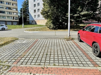 Pronájem garážového stání 16 m², Brno