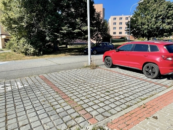 Pronájem garážového stání 16 m², Brno