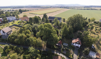 Prodej pozemku 5694 m², Vražné