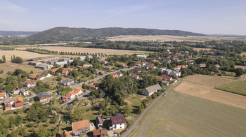 Prodej pozemku 5694 m², Vražné