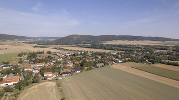 Prodej pozemku 5694 m², Vražné