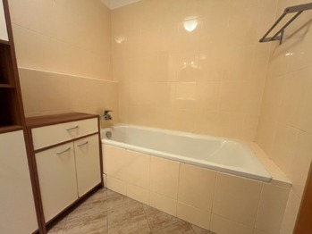 Koupelna - Pronájem bytu 2+kk v osobním vlastnictví 71 m², Praha 4 - Modřany
