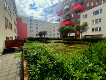 Vnitroblok - Pronájem bytu 2+kk v osobním vlastnictví 71 m², Praha 4 - Modřany 