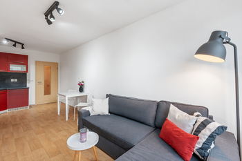 Prodej bytu 1+kk v osobním vlastnictví 28 m², Praha 8 - Čimice