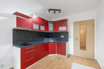 Prodej bytu 1+kk v osobním vlastnictví 28 m², Praha 8 - Čimice