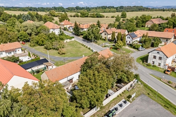 Prodej domu 250 m², Jeviněves