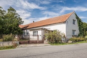 Prodej domu 250 m², Jeviněves