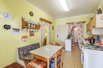 Prodej domu 250 m², Jeviněves