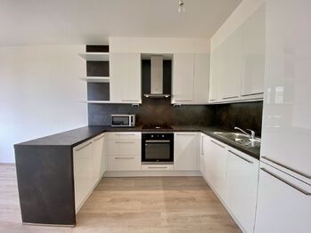 Pronájem bytu 2+kk v družstevním vlastnictví 54 m², Praha 5 - Hlubočepy