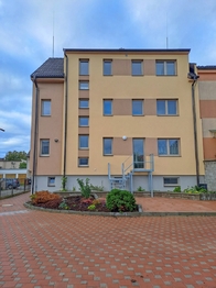 dům pohled ze zahrady - Pronájem bytu 3+1 v osobním vlastnictví 82 m², České Budějovice