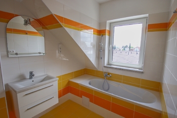 koupelna - Pronájem bytu 3+1 v osobním vlastnictví 82 m², České Budějovice