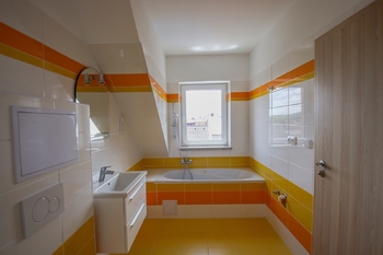koupelna - Pronájem bytu 3+1 v osobním vlastnictví 82 m², České Budějovice