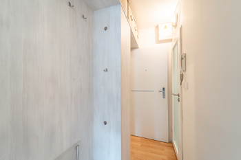Prodej bytu 2+kk v osobním vlastnictví 42 m², Praha 8 - Karlín