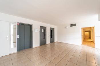 Prodej bytu 2+kk v osobním vlastnictví 42 m², Praha 8 - Karlín