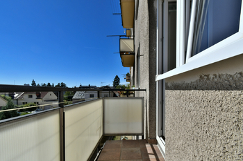 balkon - Pronájem bytu 3+1 v osobním vlastnictví 67 m², Hradec Králové
