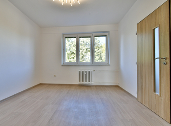 pokoj vedle kuchyně - Pronájem bytu 3+1 v osobním vlastnictví 67 m², Hradec Králové