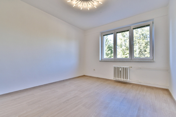 pokoj vedle kuchyně - Pronájem bytu 3+1 v osobním vlastnictví 67 m², Hradec Králové