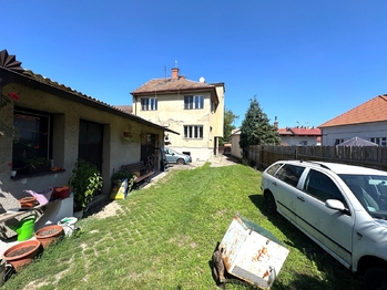 pohled na dům ze zahrady - Prodej domu 172 m², Kopidlno