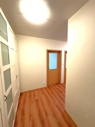 Chodba - Pronájem bytu 3+kk v osobním vlastnictví 75 m², Klecany
