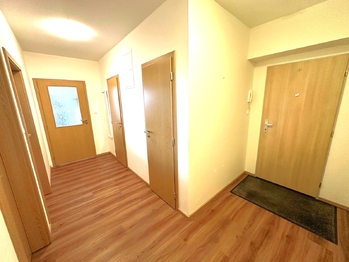 Chodba - Pronájem bytu 3+kk v osobním vlastnictví 75 m², Klecany