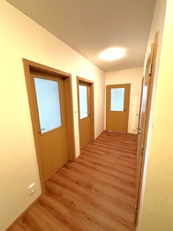 Chodba - Pronájem bytu 3+kk v osobním vlastnictví 75 m², Klecany