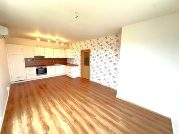 Obývací pokoj - Pronájem bytu 3+kk v osobním vlastnictví 75 m², Klecany