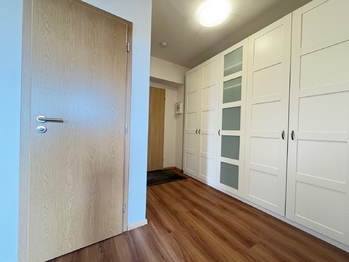 Chodba - Pronájem bytu 3+kk v osobním vlastnictví 75 m², Klecany