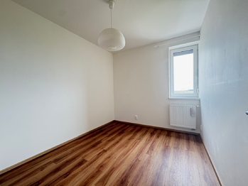 2. pokoj - Pronájem bytu 3+kk v osobním vlastnictví 75 m², Klecany