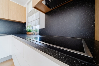 kuchyně detail - Prodej domu 151 m², Lysice