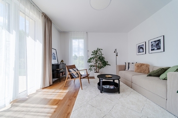obývací pokoj - Prodej domu 151 m², Lysice