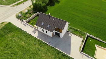 pohled na rodinný dům - Prodej domu 151 m², Lysice