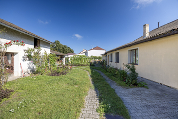 Prodej obchodních prostor 650 m², Čelákovice