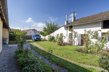 Prodej obchodních prostor 650 m², Čelákovice