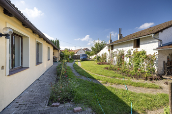 Prodej obchodních prostor 650 m², Čelákovice