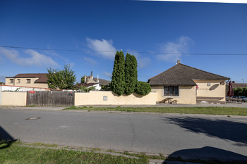 Prodej obchodních prostor 650 m², Čelákovice