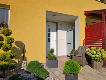 Vstup do domu.  - Prodej domu 128 m², Nová Ves