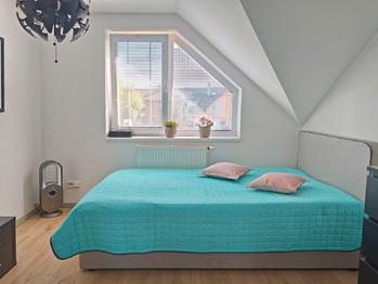 Ložnice v patře.   - Prodej domu 128 m², Nová Ves