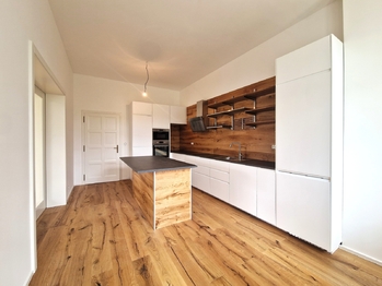 Pronájem bytu 3+1 v osobním vlastnictví 186 m², Praha 4 - Braník