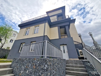 Pronájem bytu 3+1 v osobním vlastnictví 186 m², Praha 4 - Braník