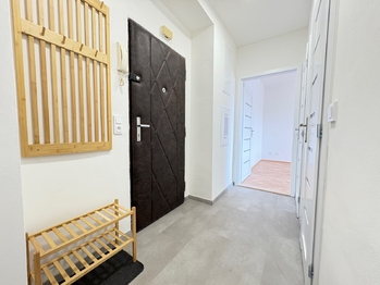 Chodba - Pronájem bytu 3+1 v družstevním vlastnictví 61 m², Teplice