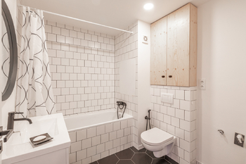 Koupelna - Pronájem bytu 3+kk v osobním vlastnictví 62 m², Praha 4 - Krč