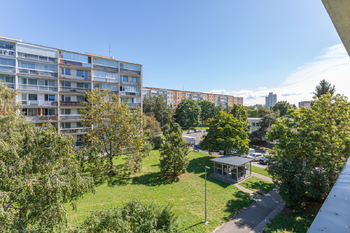 Výhled z bytu - Pronájem bytu 3+kk v osobním vlastnictví 62 m², Praha 4 - Krč